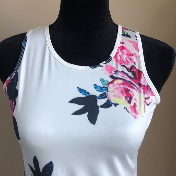 Beautiful flower sundress - Picture 5 of 5